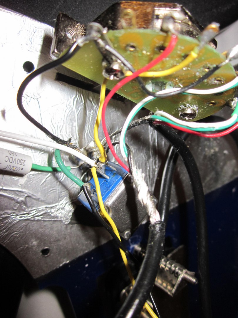 What is the difference between these two wiring schemes? - Electronics